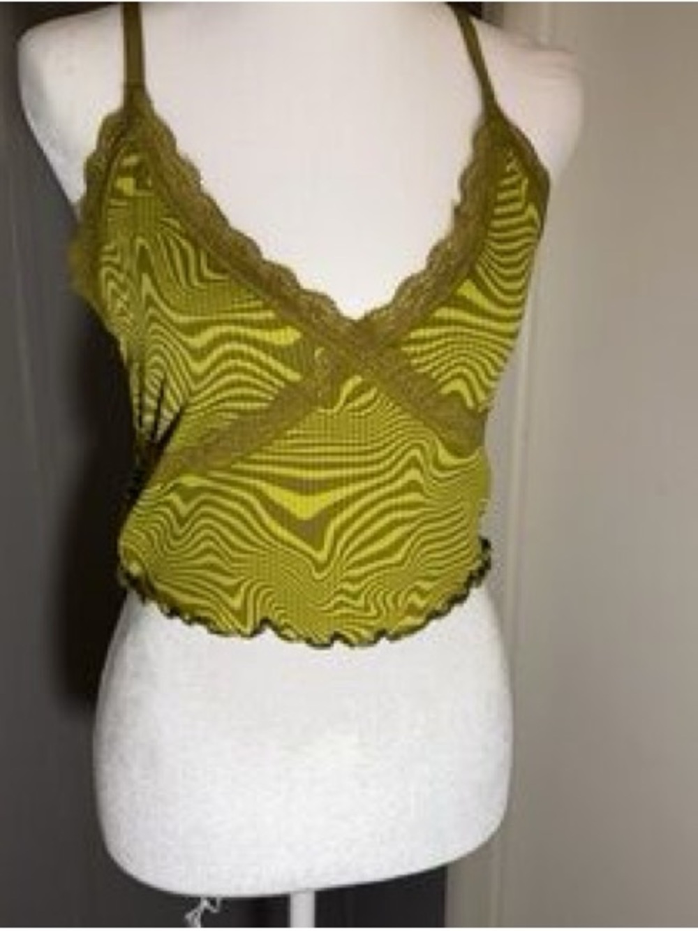 H&M Divided Green Lace Trim Cropped Cami Top